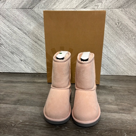 UGG Australia | Classic Short Boots In Baby Pink Grey Toddler Size 9 NEW - Picture 2 of 10